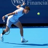 Toronto champion Shelton to start Cincy against Argentine outsider