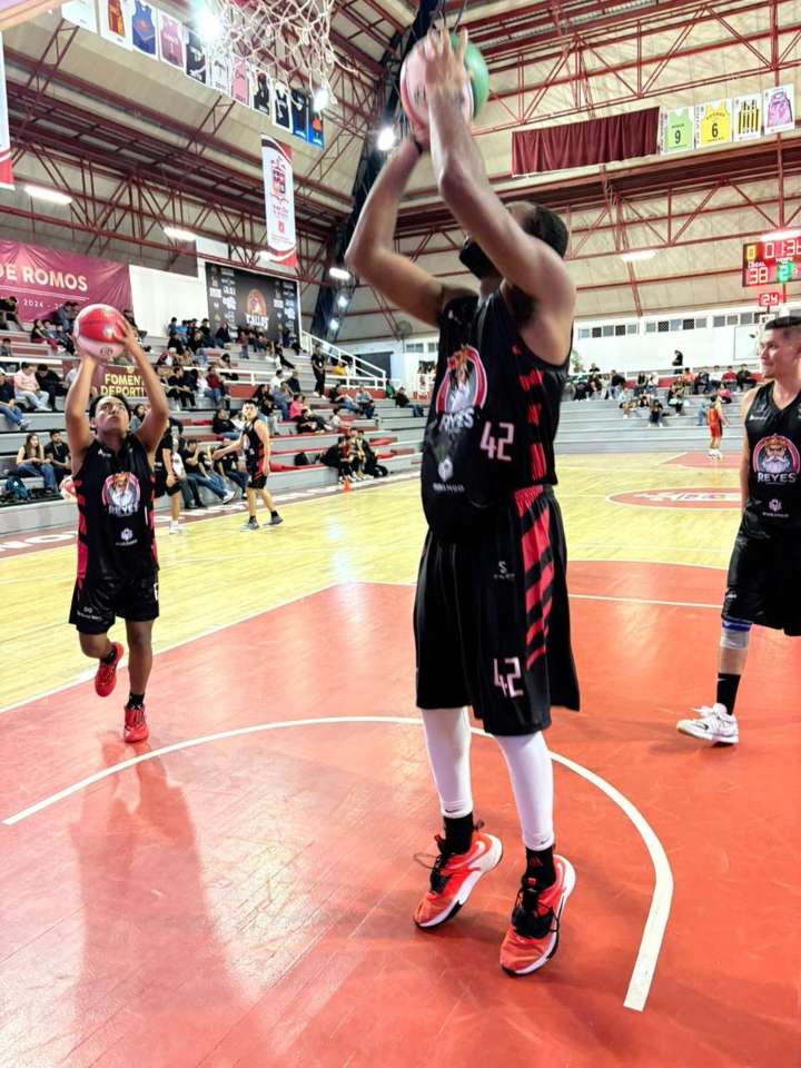 Reyes 86-83 Gallos: Le faltó fuerza al canto de los Gallos