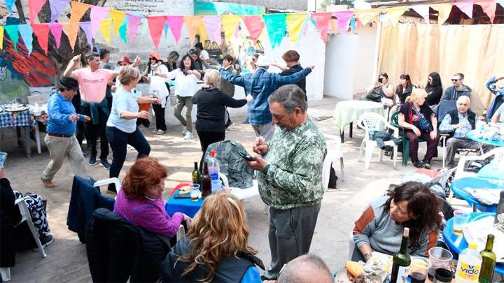Último día: la Fiesta de la Abuela Carabajal convoca a miles de personas de todo el país