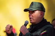 Titular de Defensa venezolano pide no «caer en nerviosismo» por alistamiento de milicianos