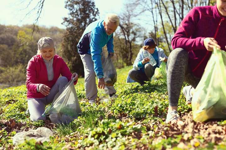 Volunteering Slows Brain Aging