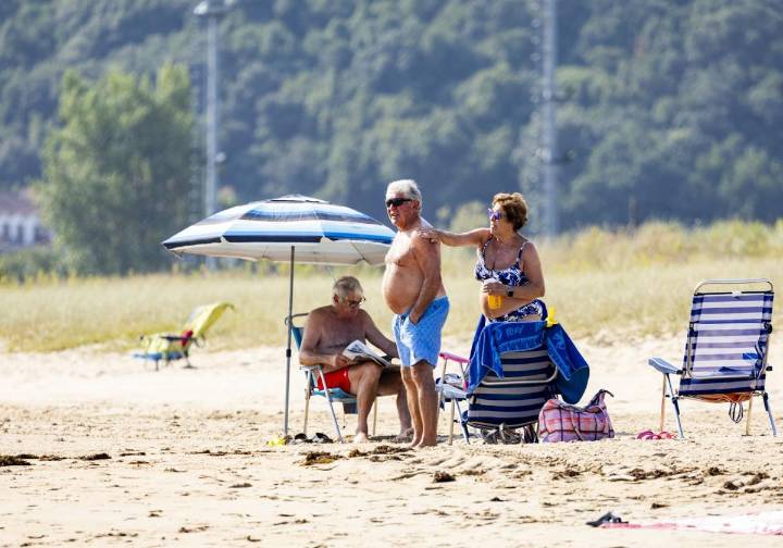 La ola de calor deja ya 30 grados en Santander y abrasa el sur de Cantabria