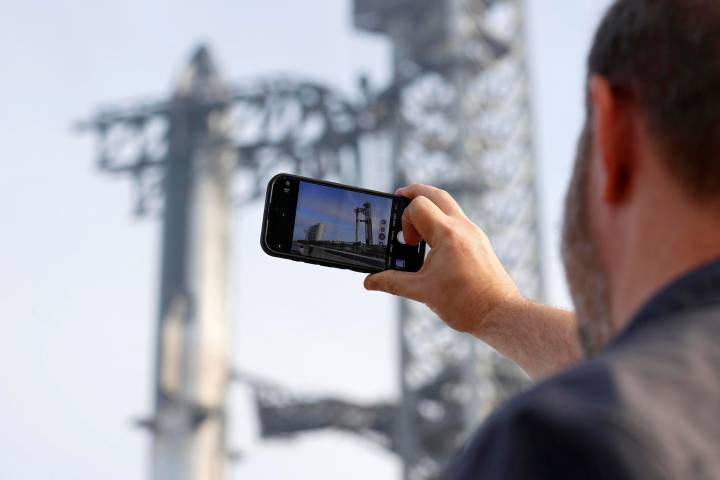 Italia y SpaceX firman un acuerdo para llevar experimentos italianos a Marte