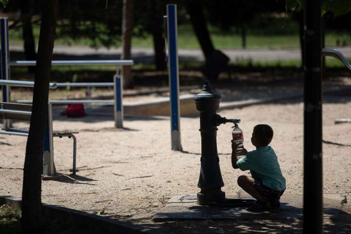 El calor no se sufre por igual y se acusa más en los barrios más humildes