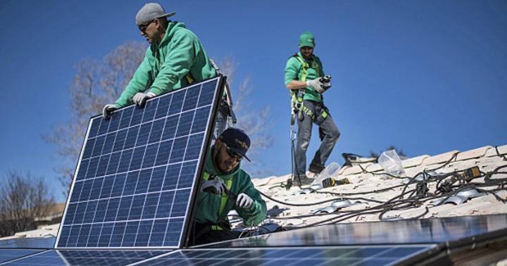 California Supreme Court rules rooftop solar credit rollback needs revisiting, rejecting deference to CPUC