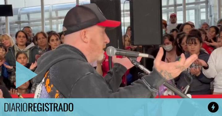 Ya no lo banca ni La Beriso: Rolo Sartorio fue a cantar al Garrahan en apoyo al hospital pediátrico