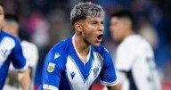 Vélez derrotó a Independiente en un partido caliente y repleto de penales