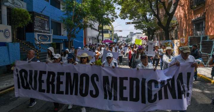 Marcha nacional “Queremos Medicina” pide abasto inmediato de medicamentos oncológicos en México