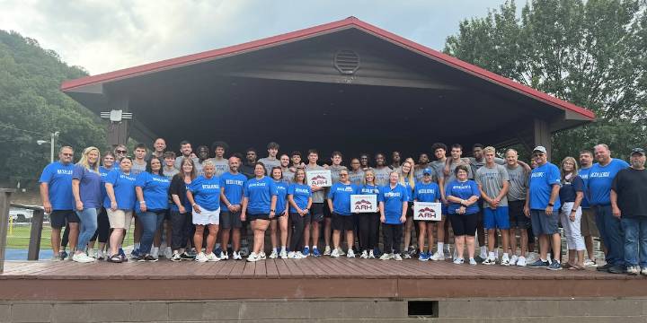 UK Men’s Basketball team makes appearance at ARH Back