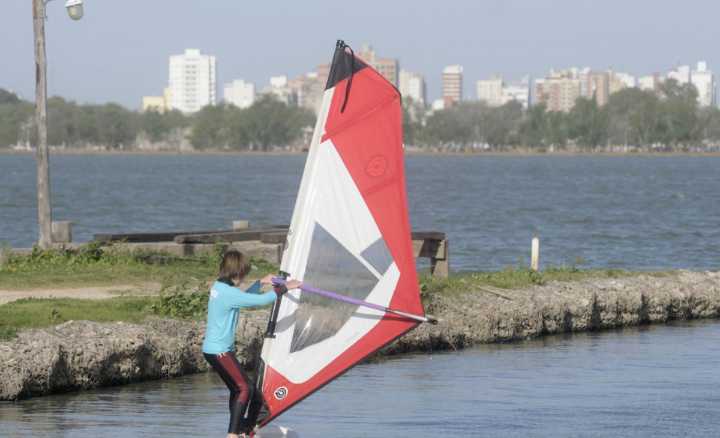 Anuncian 27º y fuertes vientos para esta semana en Santa Rosa