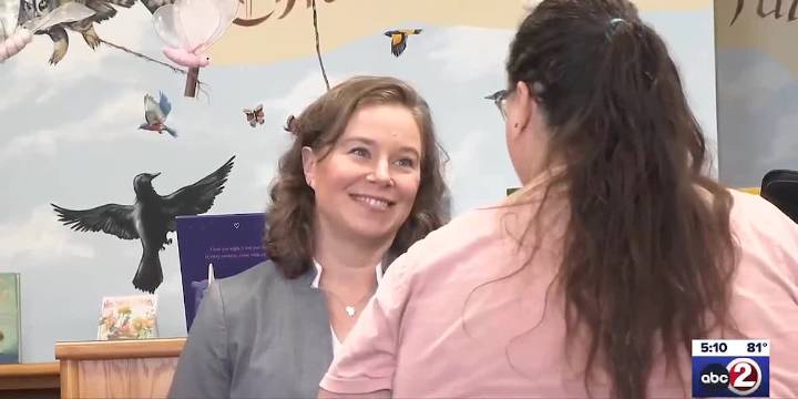 Lieutenant Governor Rodriguez visits libraries to support funding