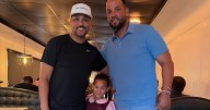 José Abreu emociona a Yuniesky Gurriel con tierno gesto hacia su hija