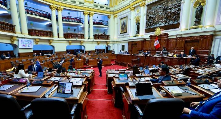 Pleno aprueba por insistencia homologación de incentivo único CAFAE para servidores de  gobiernos regionales