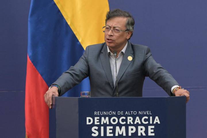Congreso insiste en declarar persona no grata a Gustavo Petro