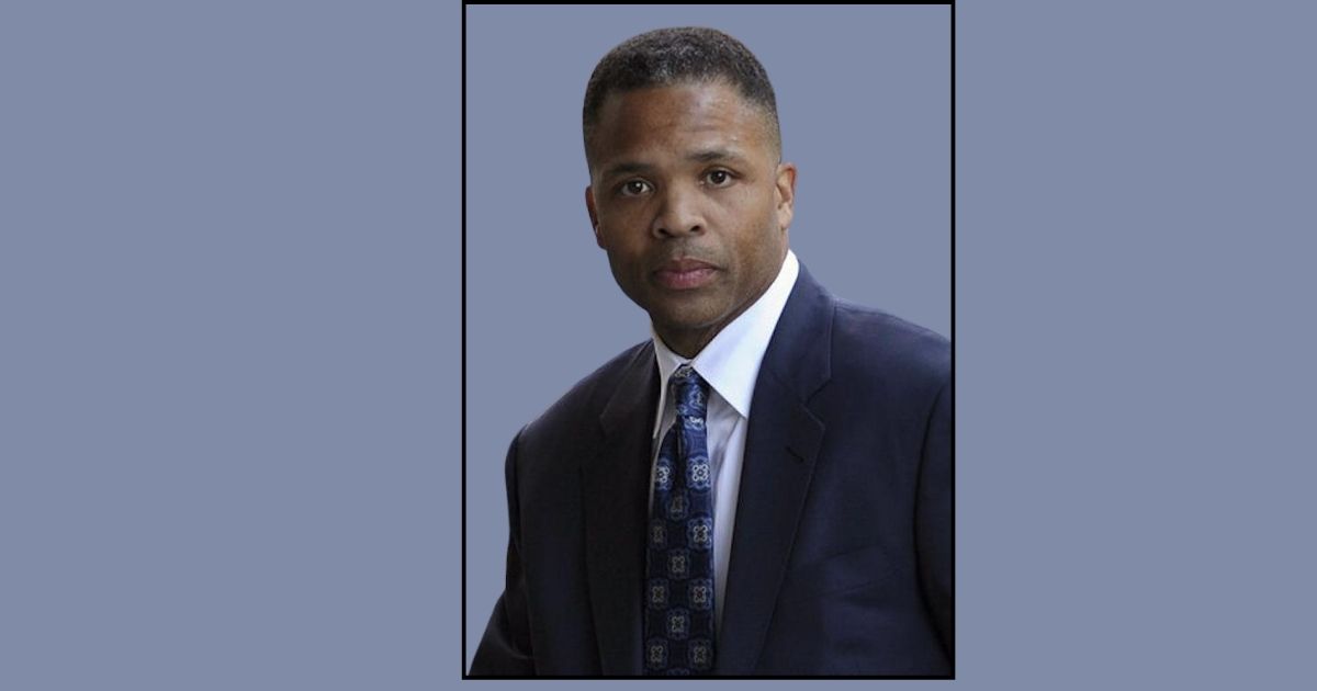 Jesse Jackson Jr. leads poll in 2nd Congressional Race