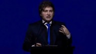 Milei habló en Rosario y evitó referirse al escándalo de las coimas