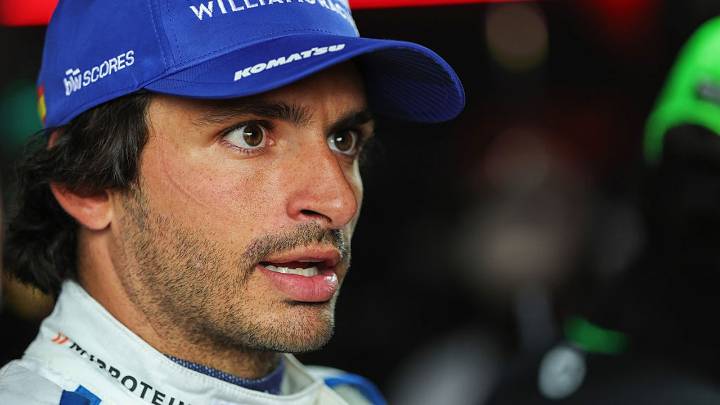 Carlos Sainz carga contra Liam Lawson: "Ha decidido que era mejor chocar..."
