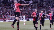 Newell's: Cocoliso González cumplió con la misión de todo nueve: el gol