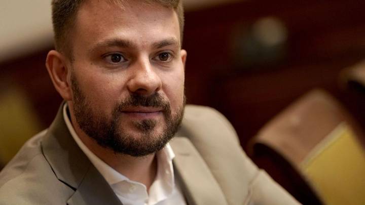 Alberto Ibáñez, diputado de Compromís: "Será la vivienda y no el racismo lo que se lleve por delante a este Gobierno"