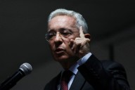 Ordenan libertad a ex presidente Álvaro Uribe