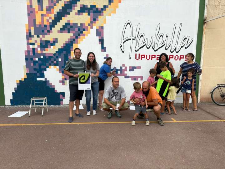 Fuentes Claras presume de su biodiversidad con un recorrido de pinturas murales por el municipio