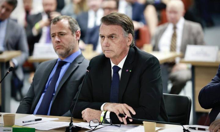Ordenan arresto domiciliario de Bolsonaro por incumplir restricciones