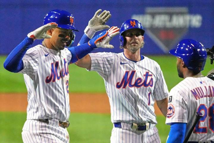 Jonrón de Vientos de tres carreras entusiasma a niños y lleva a Mets a victoria 7