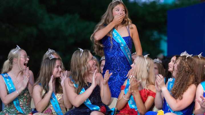 Grundy County's Riah Schrage crowned Iowa State Fair queen 2025