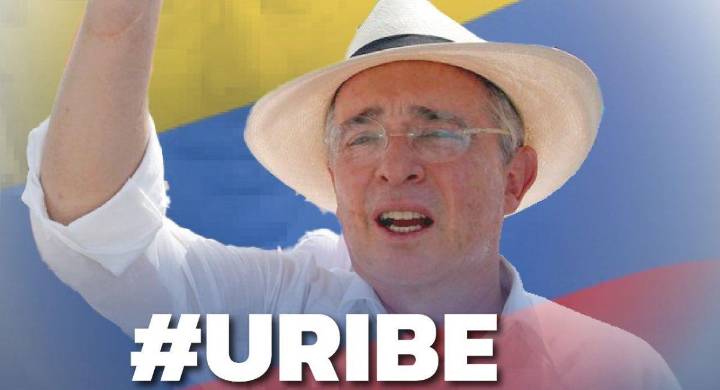 Con bombos y platillos: Centro Democrático celebró el anuncio de libertad para Álvaro Uribe
