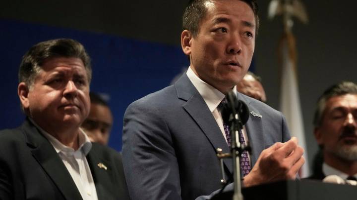 Gov. Abbott asks court to remove House Democratic leader from office over walkout