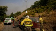 Muere un bombero y otro resulta herido al volcar una autobomba en León