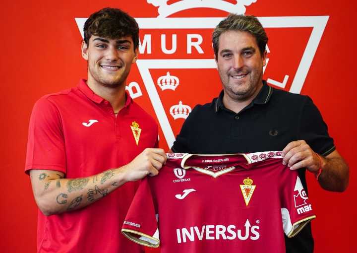 Deportes | El Murcia incorpora a Diego Piñeiro, portero de la cantera del Madrid durante una década 