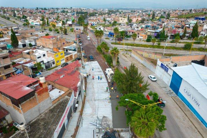 Avanza municipio con la colocación de concreto en Mariano Hidalgo