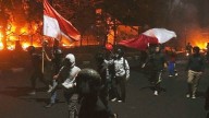 Manifestantes en Indonesia atacan parlamentos