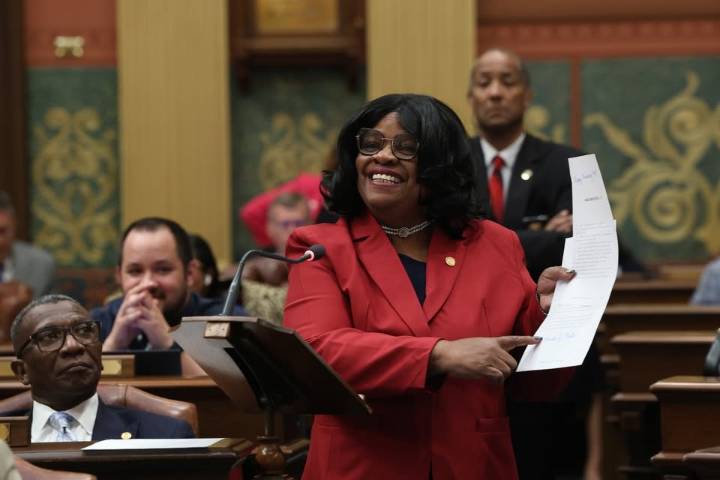 Effort on to encourage cursive writing in Michigan schools