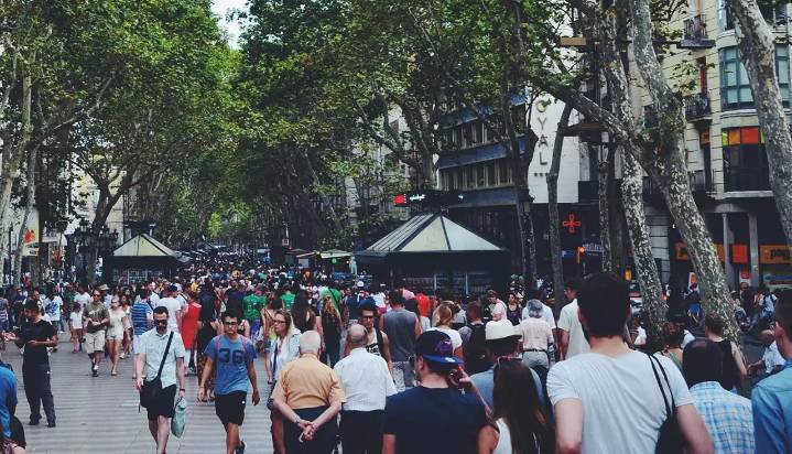 Envejecimiento se acelera alrededor de los 50 años, señala estudio