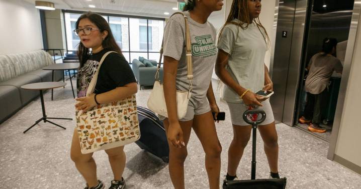 'Like a hotel for nine months.' Tulane students move into new residence halls