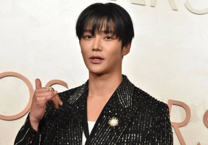 Music Star Signs up for Military Enlistment, But Medical Exam Halts His Plans