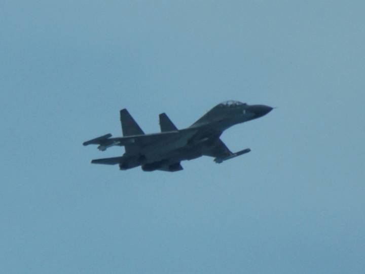 Chinese fighter jet intercepts Philippine aircraft carrying journalists
