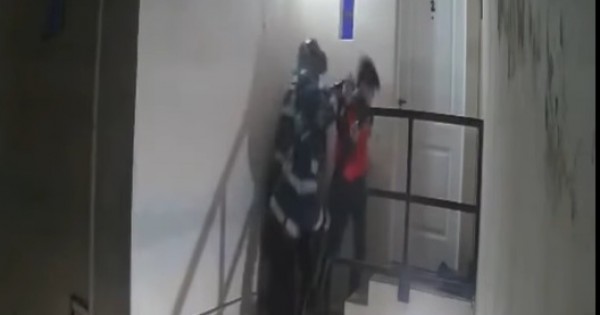 Policía de Santa Cruz afirma que se aplicarán sanciones disciplinarias a los efectivos que golpearon a un joven