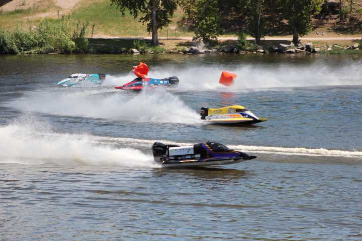 GALLERY: F1 boats fly around Lake Marble Falls