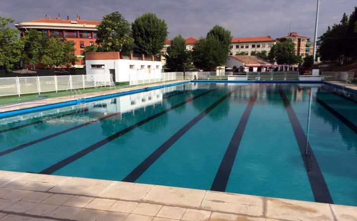 El PSOE pide al ayuntamiento de Toledo reducir el precio a la entrada de las piscinas: "Es un refugio climático para muchas familias"