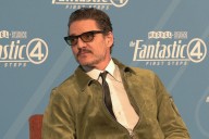 Pedro Pascal desempolva el romance gay 'De Noche' tras la salida de Joaquin Phoenix