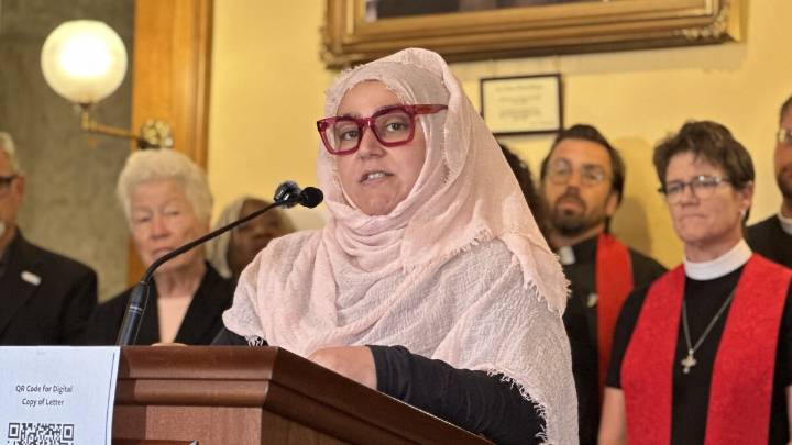 Ohio faith leaders urge DeWine to intervene in detained imam's immigration case