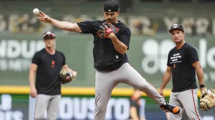 Willy Adames regresa a Milwaukee y recibe ovación como rival de los Cerveceros