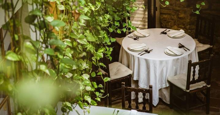 Fue una casona del siglo XVII y hoy es un restaurante con un Sol Repsol: es un imprescindible de este pueblo de Málaga