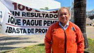 María no cobra su salario por adeudo de Pemex
