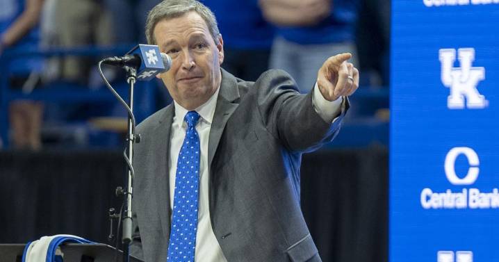 Kentucky's Barnhart sees college sports on a costly climb -