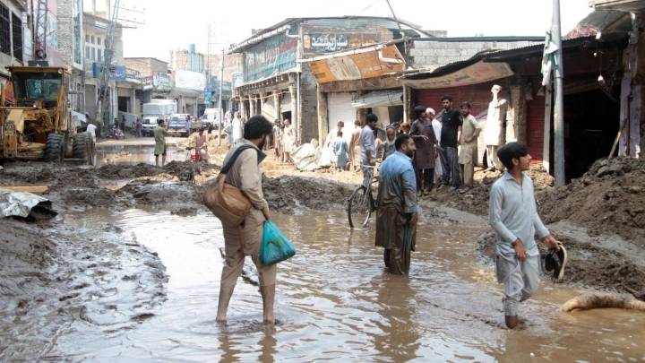 Pakistán registra más de 500 muertos por inundaciones y derrumbes causados por las lluvias