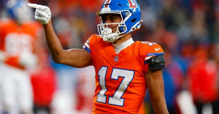 Broncos trade WR Devaughn Vele to the Saints for a 2026 4th round pick and a 2027 7th round pick